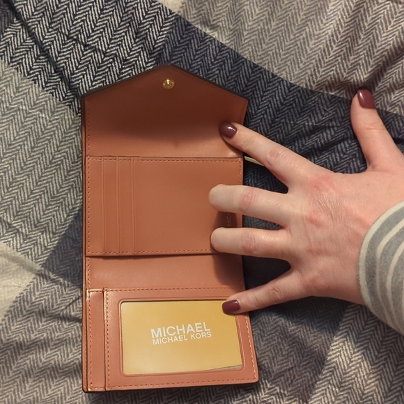 Michael Kors wallet - Picture 2 of 3